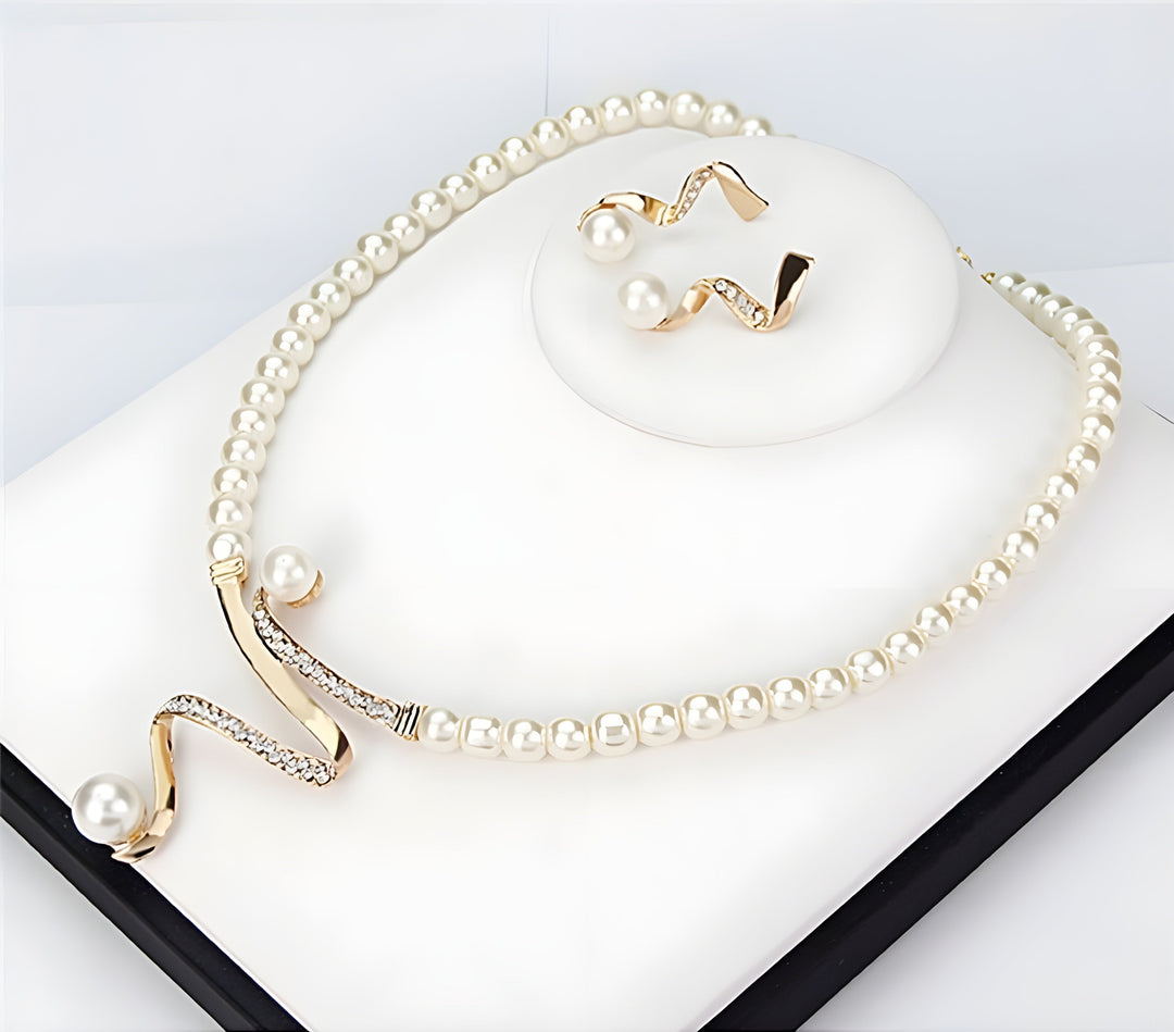 Smyckeset med Pärlor – Halsband & Örhängen