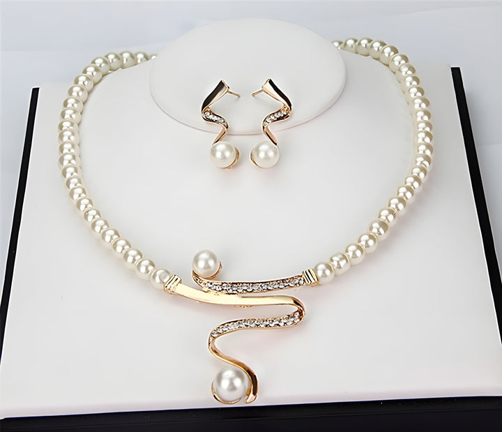 Smyckeset med Pärlor – Halsband & Örhängen