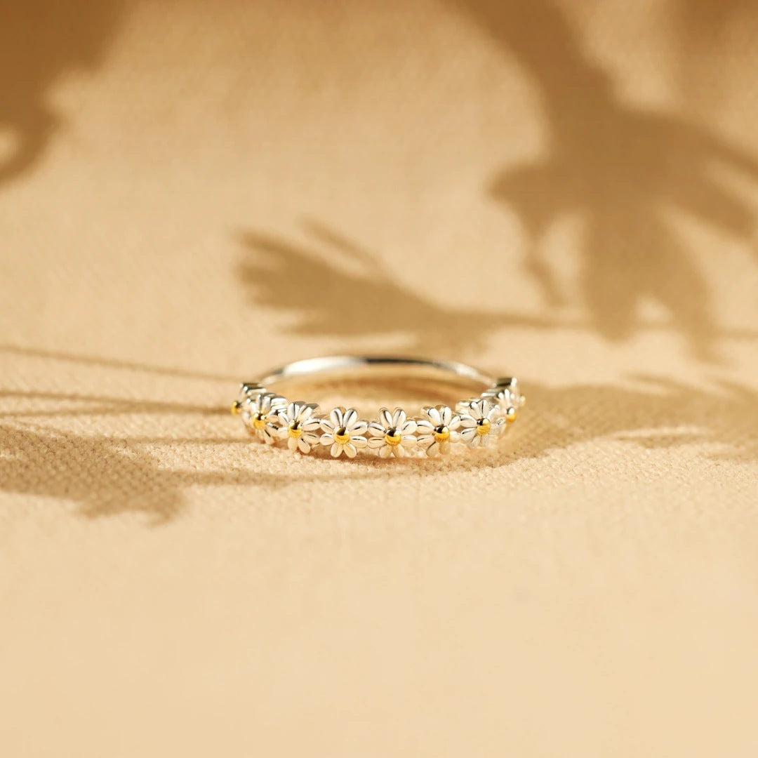 Elegant Ring med Blomsterdesign