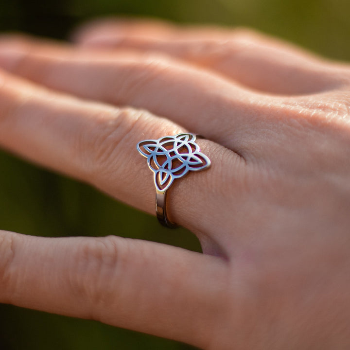 Bague Ajustable "Protection Éternelle" - Noeud de Sorcière