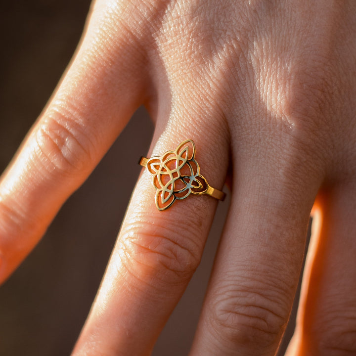 Bague Ajustable "Protection Éternelle" - Noeud de Sorcière