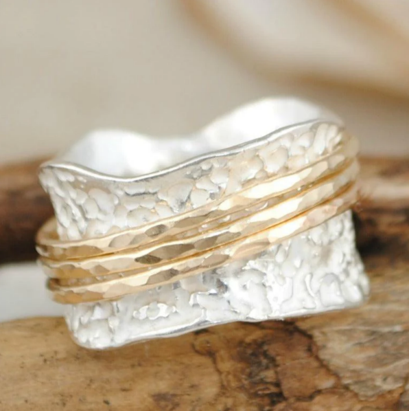 Vintage Snurrande Tunn Ring i Guld och Silver